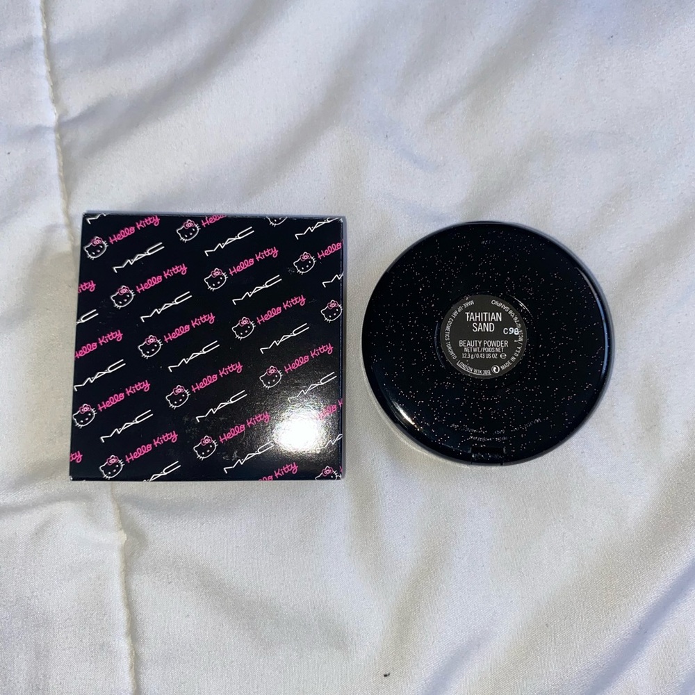 MAC Cosmetics Hello Kitty Makeup Collection 2009 - Picture 7 of 16